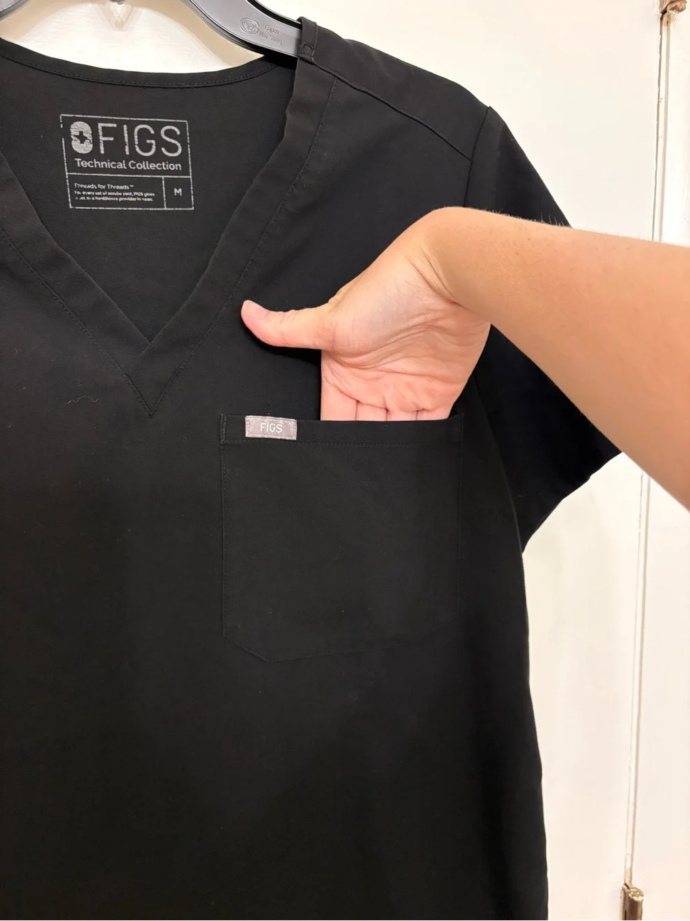 FIGS Catarina One-Pocket Scrub Top Black Women’s Size Medium